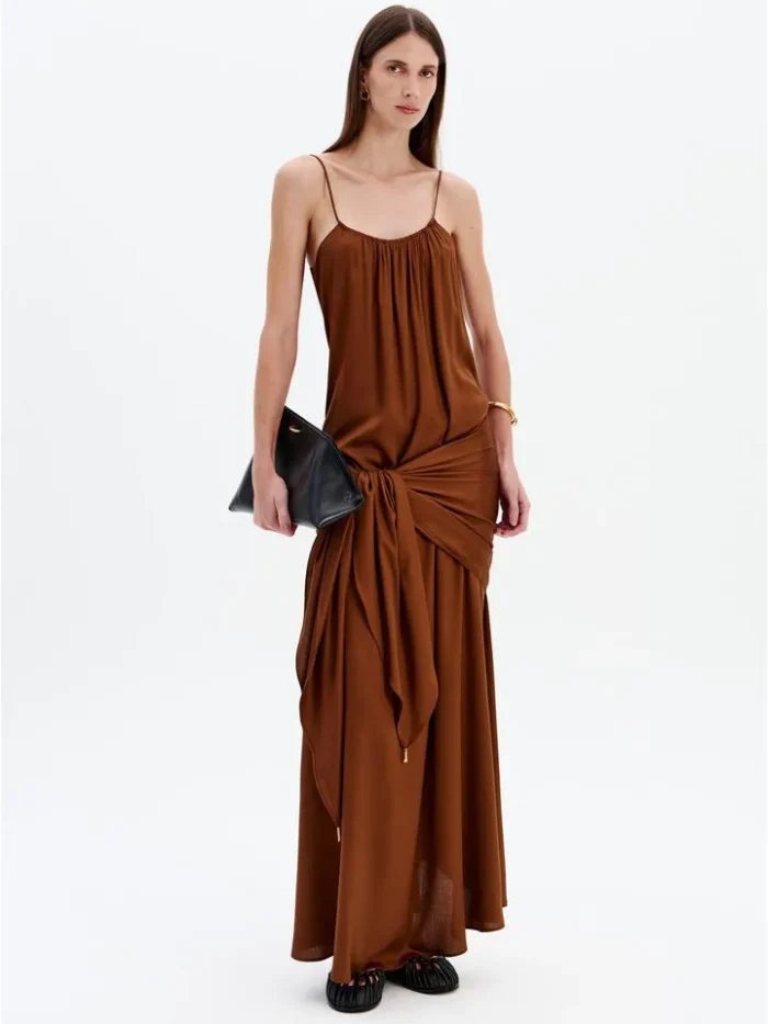 Vestido Longo Amplo De Alça Com Faixa - MARROM